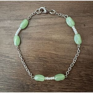 Silver Tone Chain Bracelet with Green & White Beads – Fashion Jewelry